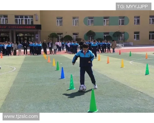 小学足球训练方法探讨提升孩子们的运动技能与团队合作精神